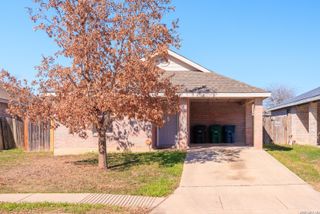 9226 EMERALD PORT DR, San Antonio, TX 78242
