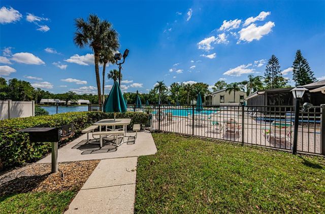 1333 SHADY PINE WAY F, Tarpon Springs, FL 34688