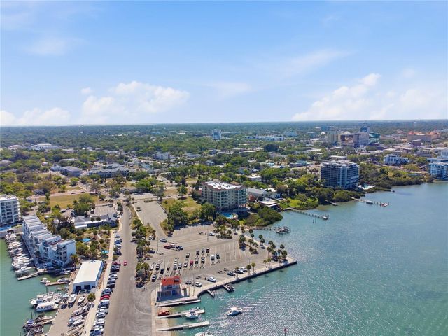 700 N OSCEOLA AVENUE 305, Clearwater, FL 33755
