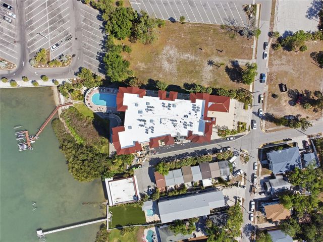 700 N OSCEOLA AVENUE 305, Clearwater, FL 33755