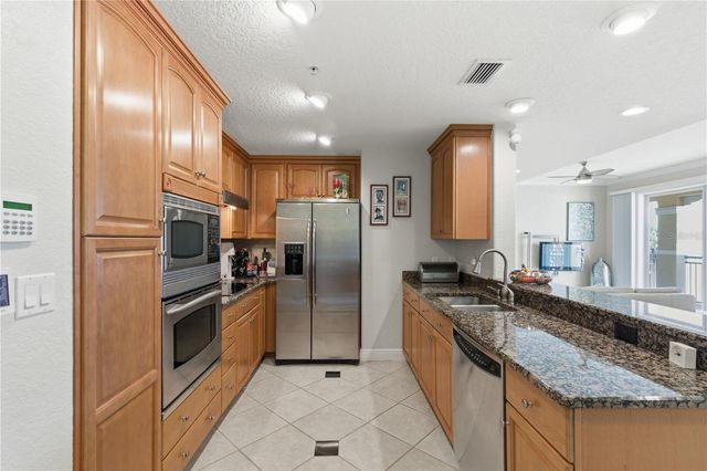 700 N OSCEOLA AVENUE 305, Clearwater, FL 33755