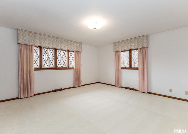 9721 234TH Street N, Port Byron, IL 61275