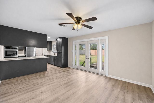 10319 Old Orchard Road, La Porte, TX 77571