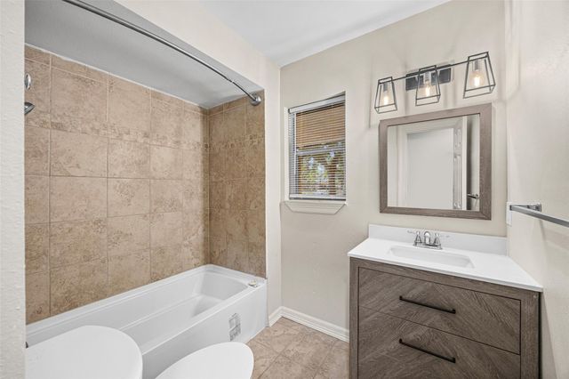 10319 Old Orchard Road, La Porte, TX 77571