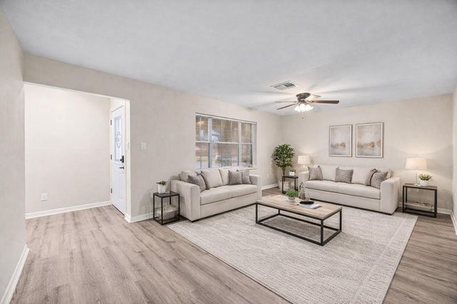 10319 Old Orchard Road, La Porte, TX 77571