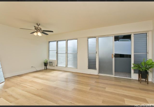 909 University Avenue 211, Honolulu, HI 96826