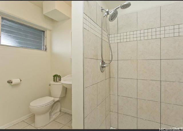 909 University Avenue 211, Honolulu, HI 96826