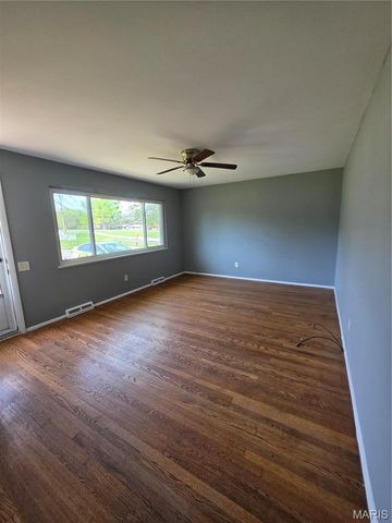 1600 Chickadee Lane, Florissant, MO 63031