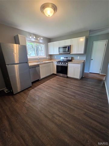 1600 Chickadee Lane, Florissant, MO 63031