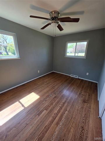 1600 Chickadee Lane, Florissant, MO 63031