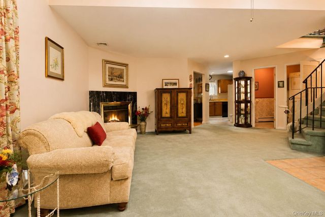 714 Hewitt Lane, New Windsor, NY 12553