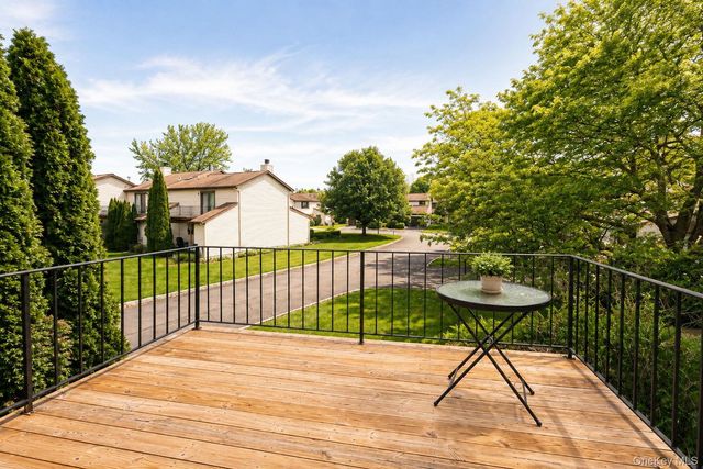 714 Hewitt Lane, New Windsor, NY 12553