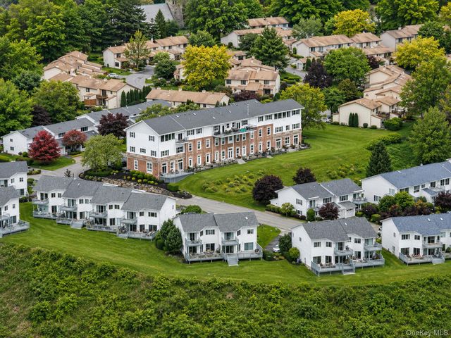 714 Hewitt Lane, New Windsor, NY 12553