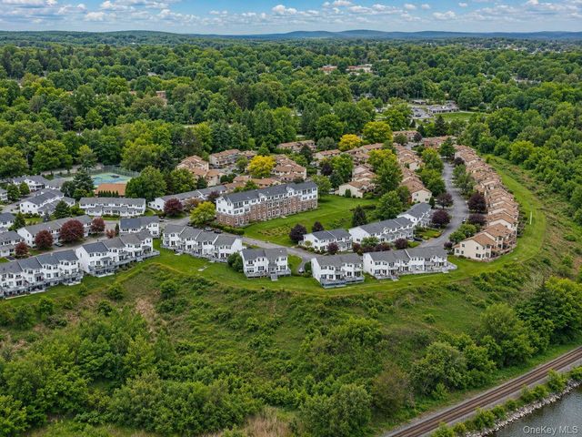714 Hewitt Lane, New Windsor, NY 12553