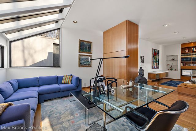 6020 Northfield Road, West Bloomfield Charter Township, MI 48322