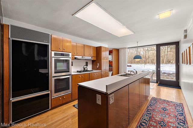 6020 Northfield Road, West Bloomfield Charter Township, MI 48322