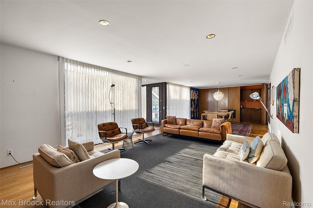 6020 Northfield Road, West Bloomfield Charter Township, MI 48322