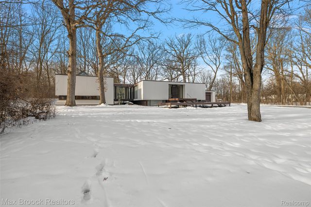 6020 Northfield Road, West Bloomfield Charter Township, MI 48322