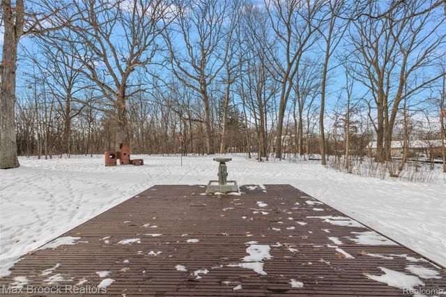 6020 Northfield Road, West Bloomfield Charter Township, MI 48322