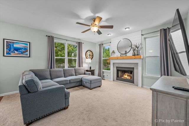 461 Willow Road, Lakemoor, IL 60051