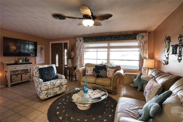 457 W TARPON BOULEVARD NW, Port Charlotte, FL 33952