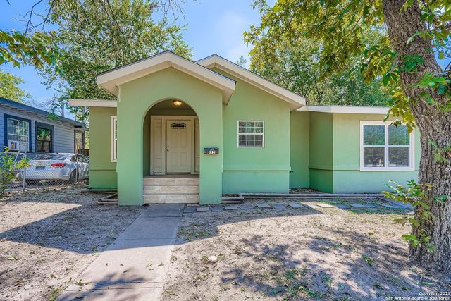 122 Adrian Dr, San Antonio, TX 78213