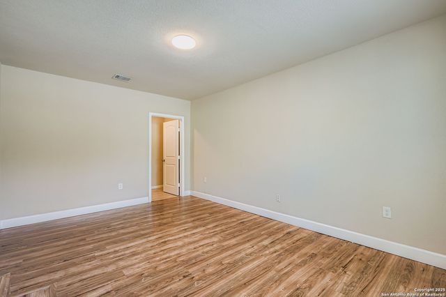 122 Adrian Dr, San Antonio, TX 78213