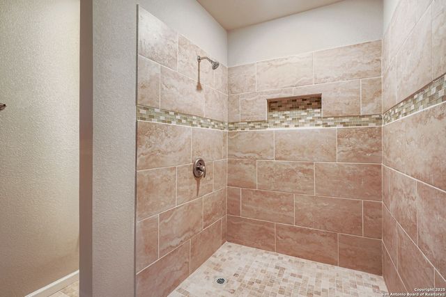 122 Adrian Dr, San Antonio, TX 78213