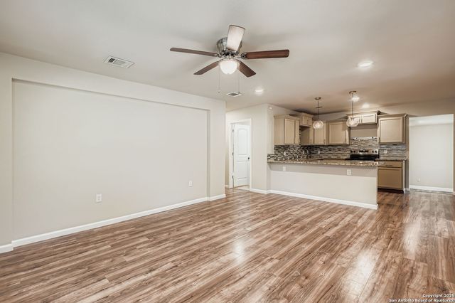 122 Adrian Dr, San Antonio, TX 78213