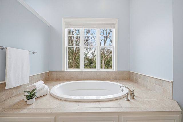 24 Normandy Rd, Lexington, MA 02421