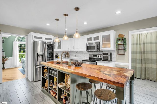 407 Two Gait Lane, Simpsonville, SC 29680