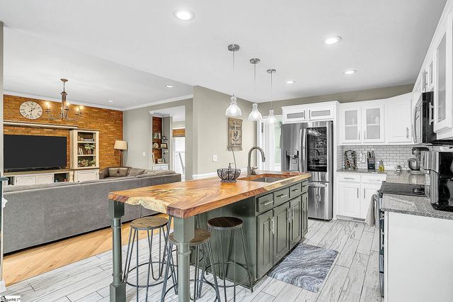407 Two Gait Lane, Simpsonville, SC 29680