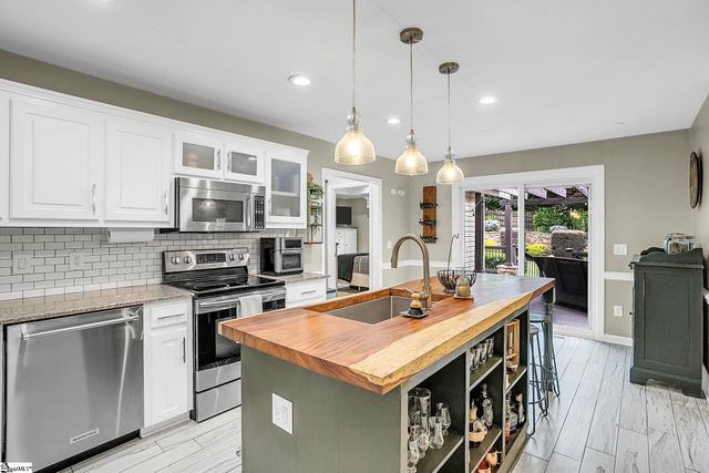 407 Two Gait Lane, Simpsonville, SC 29680