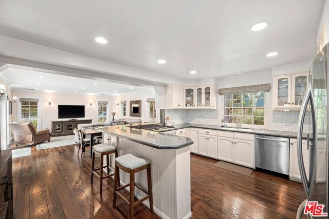 15434 Sutton Street, Sherman Oaks, CA 91403