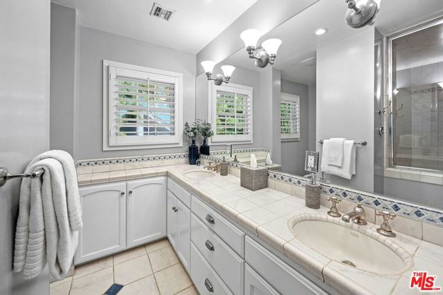 15434 Sutton Street, Sherman Oaks, CA 91403