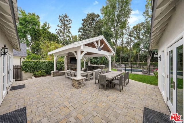 15434 Sutton Street, Sherman Oaks, CA 91403