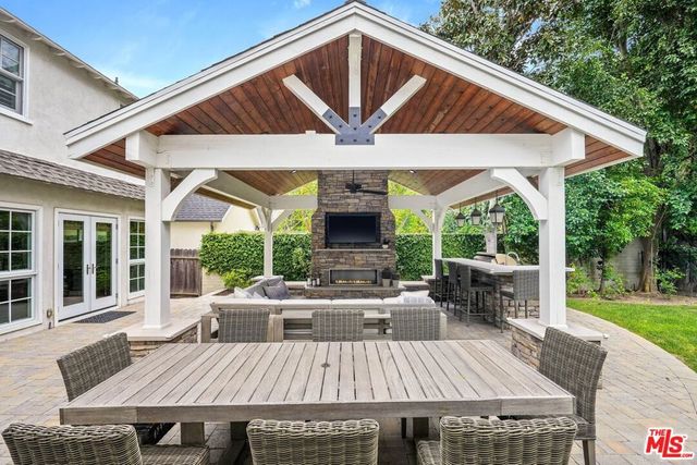 15434 Sutton Street, Sherman Oaks, CA 91403