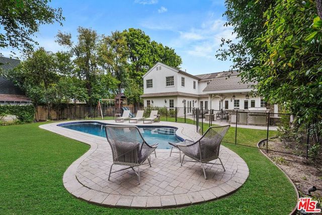 15434 Sutton Street, Sherman Oaks, CA 91403