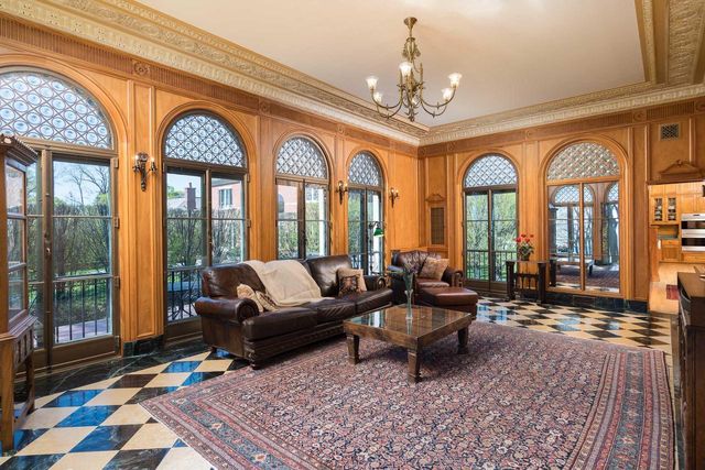 3432 N Lake DRIVE, Milwaukee, WI 53211