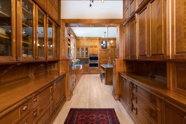 3432 N Lake DRIVE, Milwaukee, WI 53211