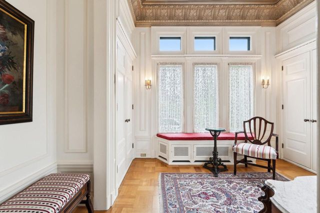 3432 N Lake DRIVE, Milwaukee, WI 53211