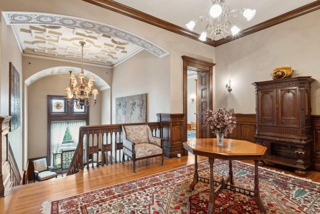 3432 N Lake DRIVE, Milwaukee, WI 53211