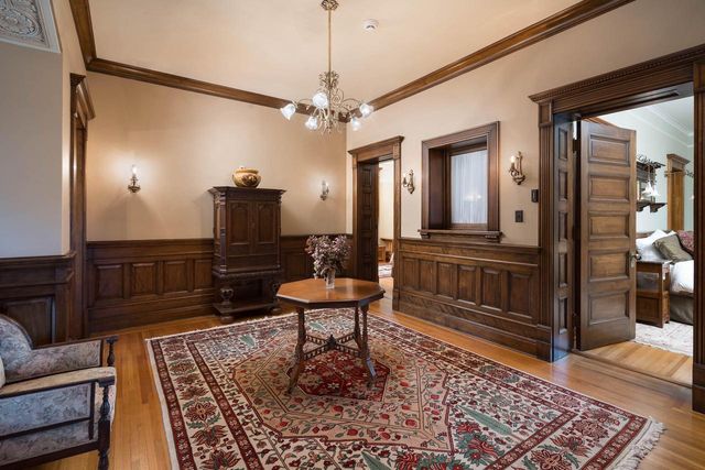 3432 N Lake DRIVE, Milwaukee, WI 53211