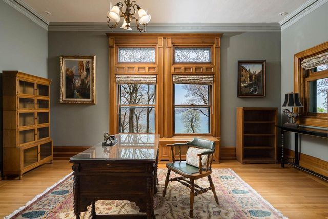 3432 N Lake DRIVE, Milwaukee, WI 53211