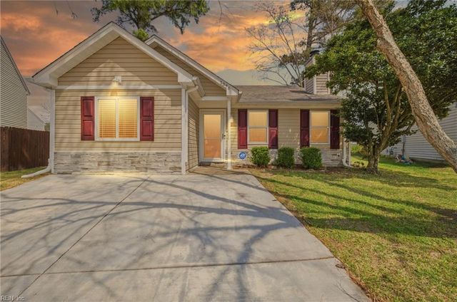 1376 Beacons Reach DR, Virginia Beach, VA 23454