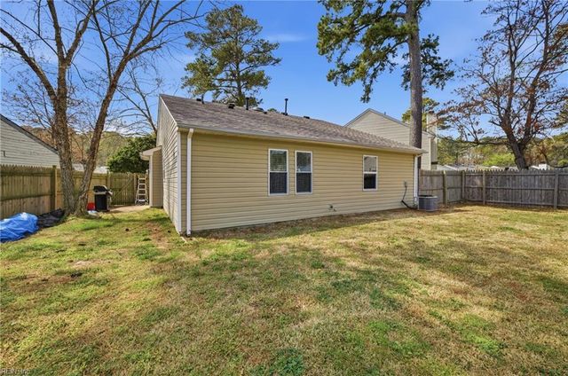 1376 Beacons Reach DR, Virginia Beach, VA 23454