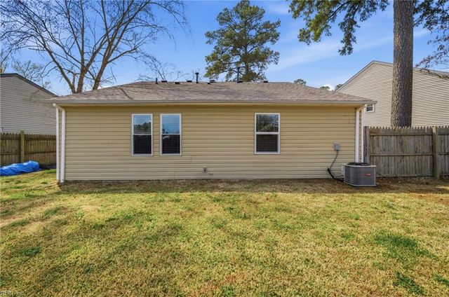 1376 Beacons Reach DR, Virginia Beach, VA 23454