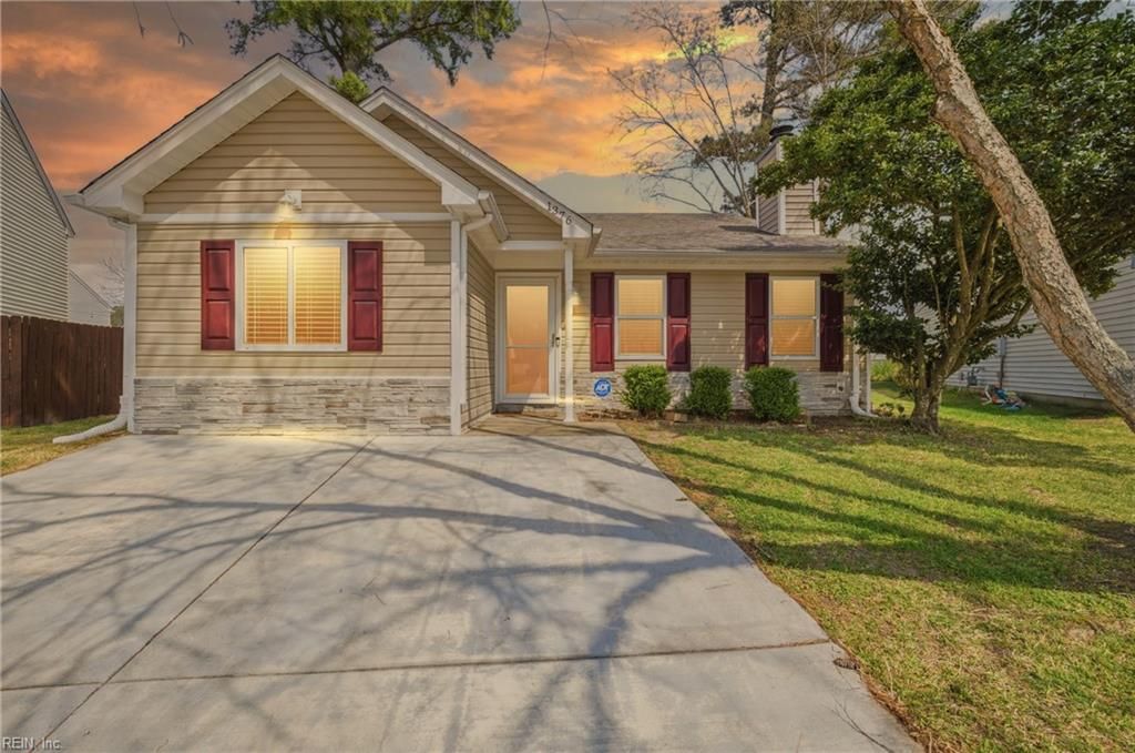 1376 Beacons Reach DR, Virginia Beach, VA 23454