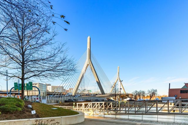 100 Lovejoy Wharf 8-H, Boston, MA 02114