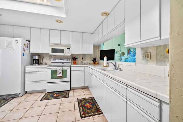 76080 Palm Valley Drive, Palm Desert, CA 92211